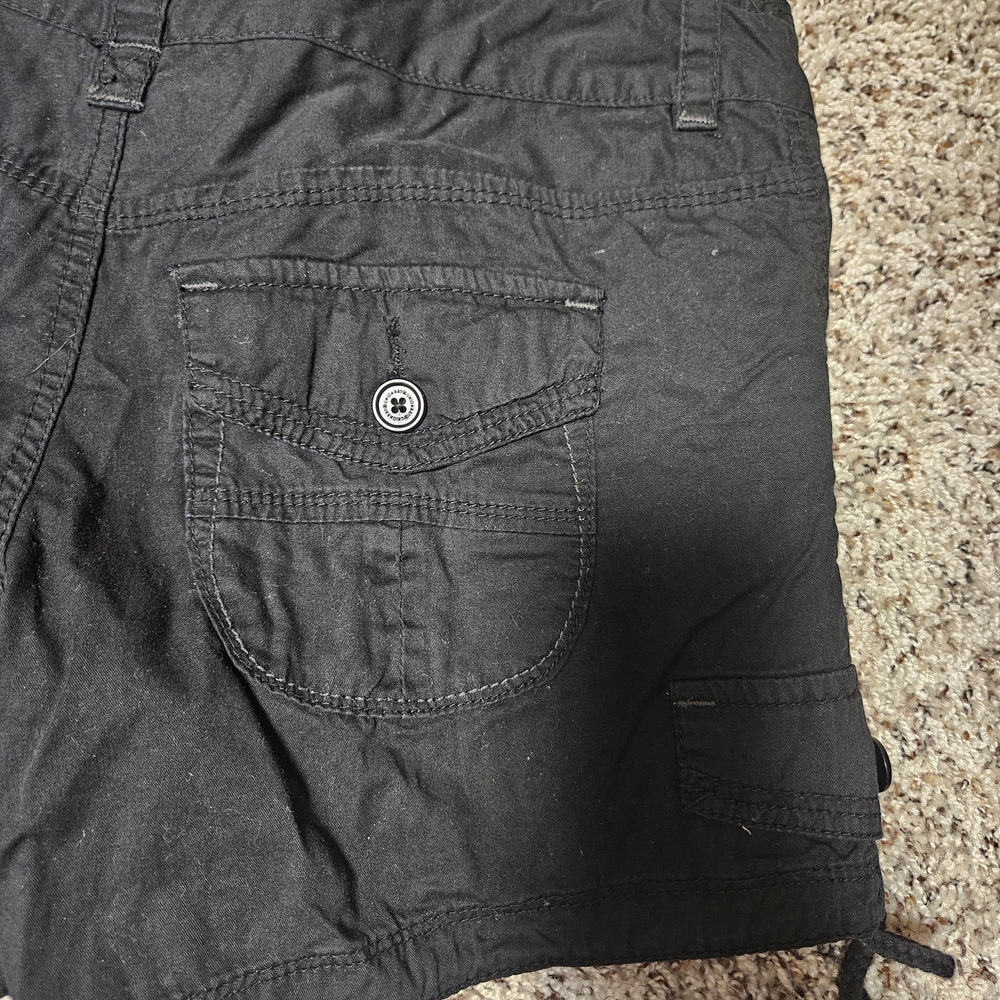 UNIONBAY Black Women's Cargo Shorts - Picture 7 of 8